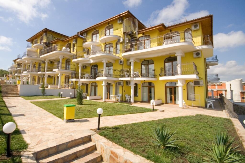 Green Hills Apart Complex 
