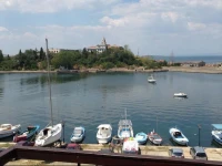 Vesela Guest House 