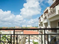 Palmaruba Condos 