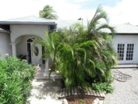 Parrot Villa 