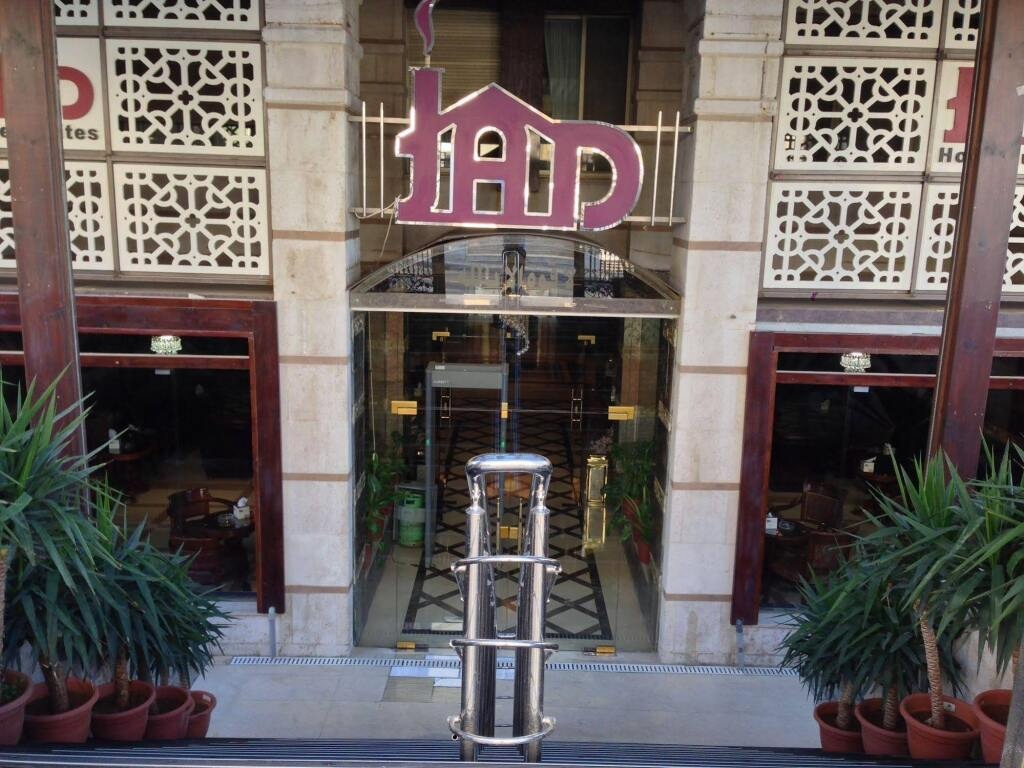 Jad Hotel Suites 