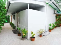 New Breeze Thoddoo Inn 
