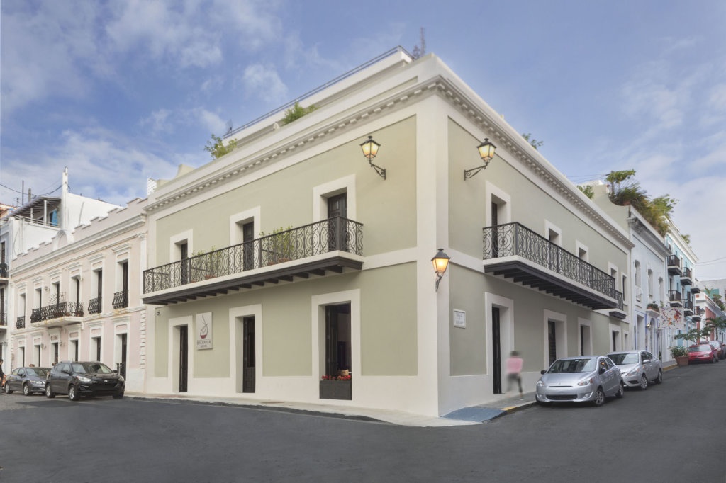 Decanter Hotel 