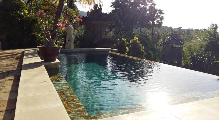 Bayu Cottages Hotel & Restaurant 