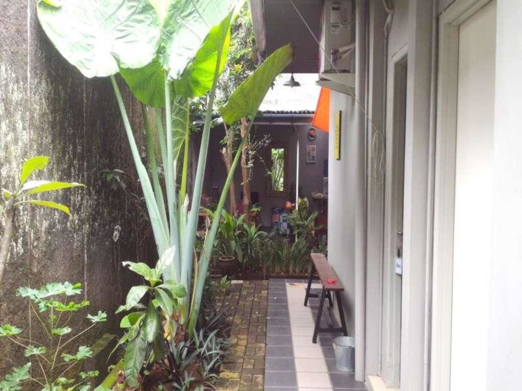 Jeng Tini Guest House 