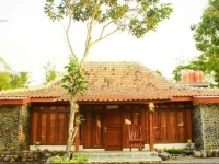 Senthong Asri Hotel and Resto 