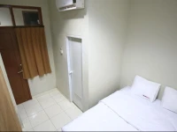 RedDoorz @ Karet Pedurenan 
