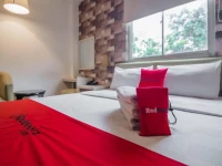 RedDoorz Near Mangga Besar Station 