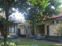Nyoman Bungalow 