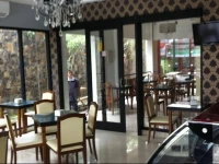 Viure Cafe and Guesthouse 