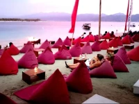 Horizontal Beach Club 