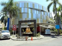 RedDoorz @ Istana Kuta Galeria 