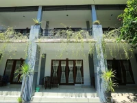 RedDoorz @ Kartika Plaza 