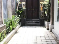 Kuta Beach Hostel 