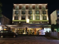 RedDoorz @ Sunset Road Kuta 