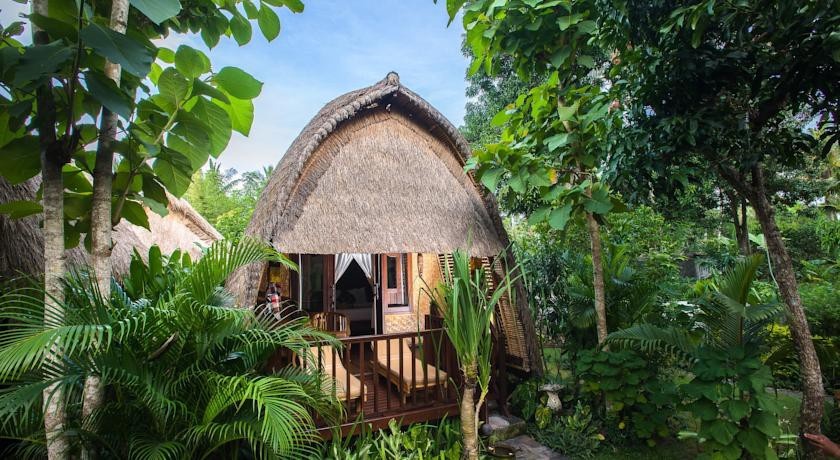 Alam Nusa Bungalow Huts & Spa 