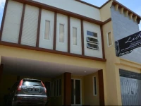 Lariss Guest House 