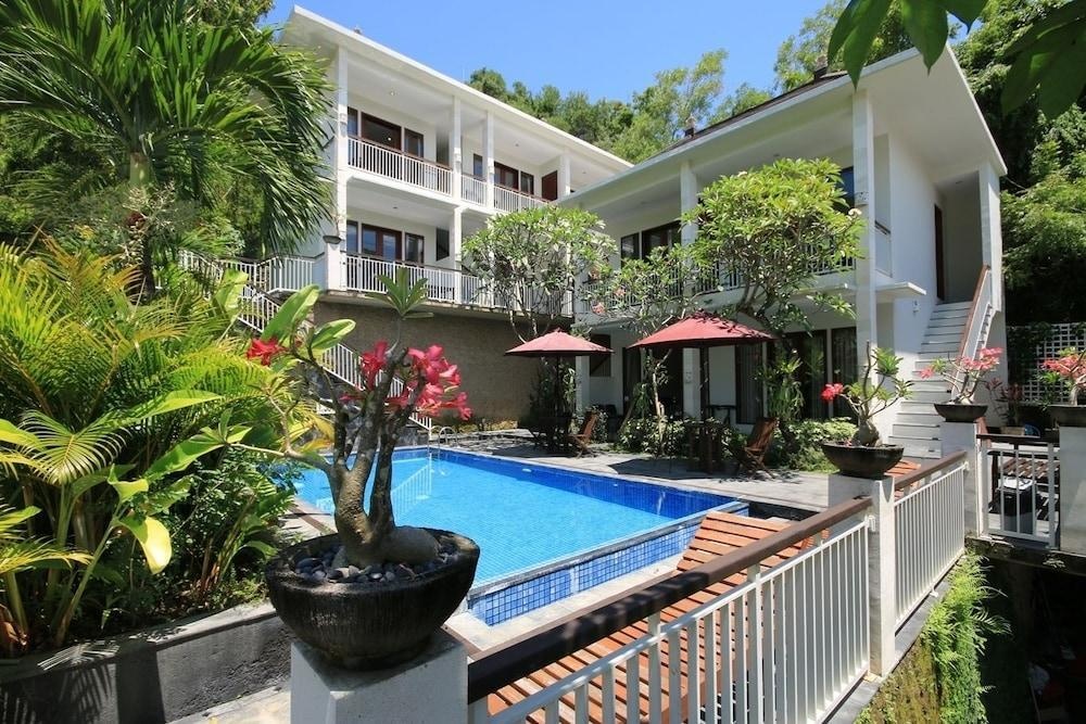 Dewi Villa 