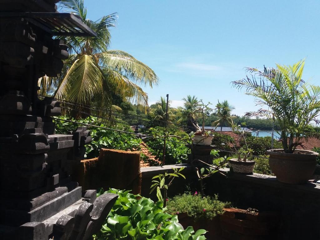 Kembar Inn Padangbai 