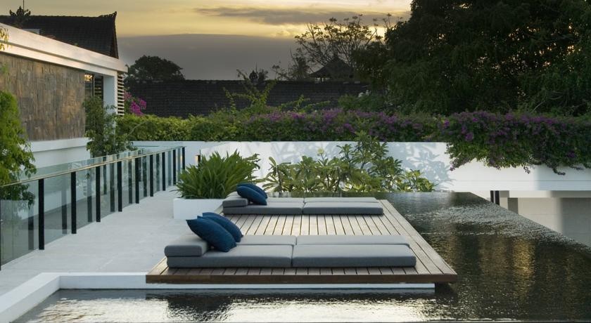 Villa Aqua Seminyak 