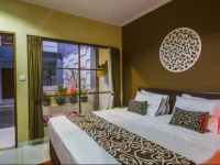Mesari Beach Inn & Stables 
