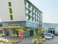 MaxOneHotels.com at Bounty Sukabumi 