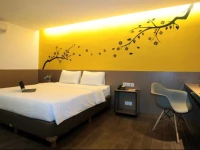 Yellow Bee Hotel Tangerang 