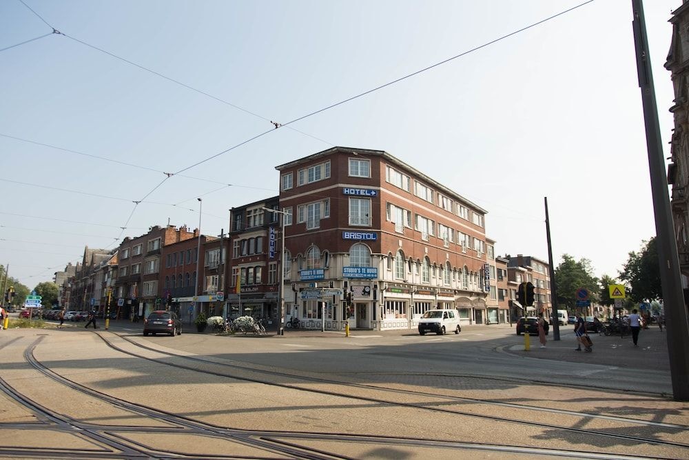 Hotel Bristol Internationaal 1*