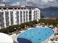 Luna Beach Deluxe Hotel