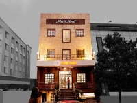 FabHotel Fatehabad Road II 
