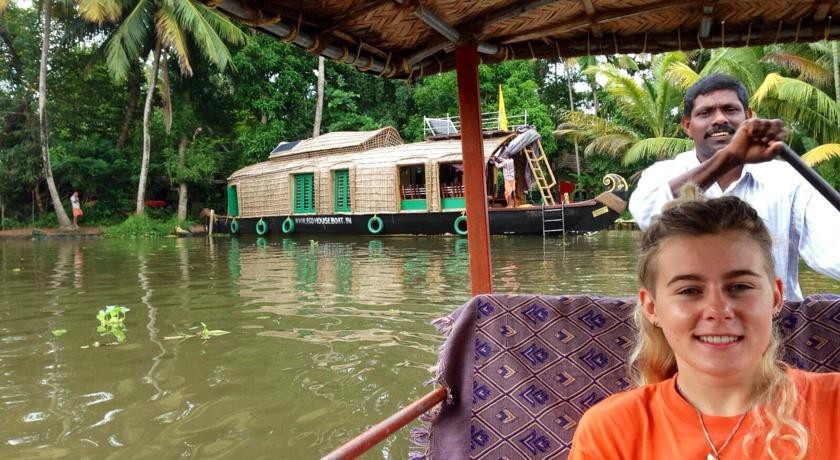 Antonys Eco Houseboat 
