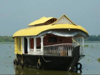 Fendez Lakeside Homestay 