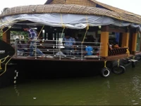 Sunnydays Houseboat 