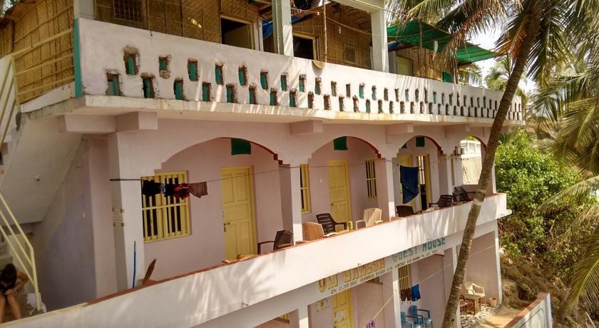 Om Ganesh Saavi Guest House 