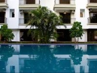 Zeebo Suites & Condominium 