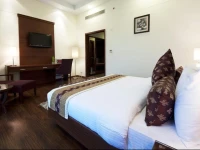 The Golden Palms Hotel & Spa 