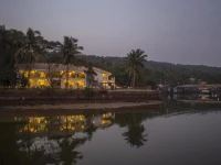 Acron Waterfront Resort 4*