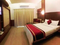 Shining Sand Beach Hotel 