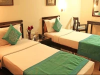 OYO Premium Elgin Road 