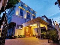 The Rialto Hotel 