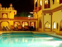 Hotel Raj Mahal 