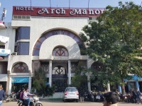 Hotel Arch Manor 