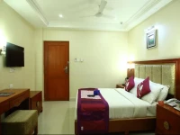 OYO Premium Arumbakkam Chennai 