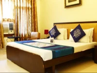OYO Premium Rajpur Road 