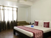 OYO Premium Jaipur Junction 