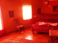 Mud Mirror Guesthouse 