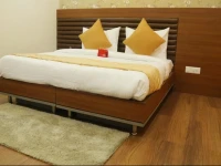 OYO Rooms Model Town Market 