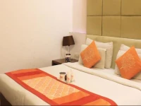 OYO Premium Neelam Chowk 