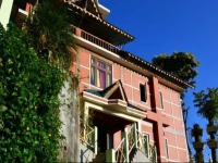 The Red Mud Chalet 