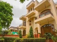 Moets Residency 